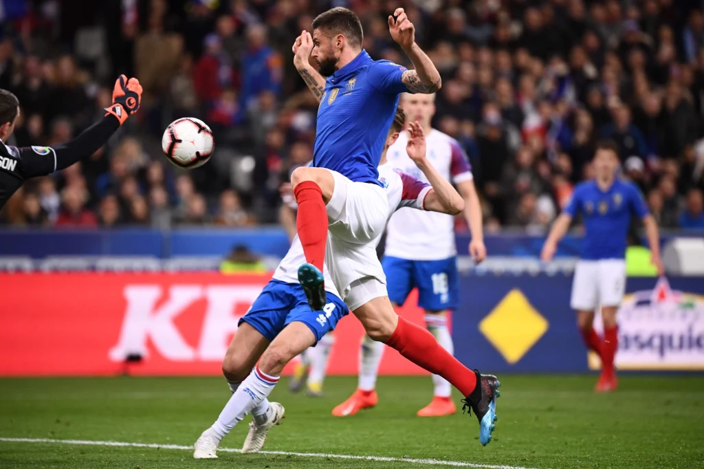 Olivier Giroud strzela gola na 2-0 Olivier Giroud strzela gola na 2-0