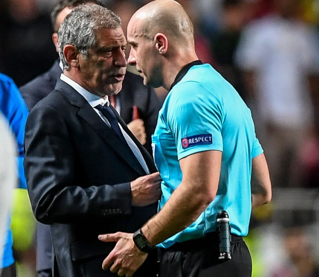 Szymon Marciniak (z prawej) i Fernando Santos Szymon Marciniak (z prawej) i Fernando Santos