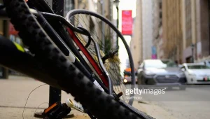 Potrącił rowerzystkę i uciekł