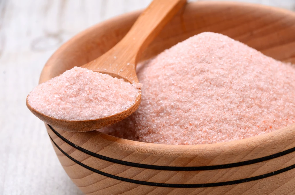 Sól himalajska Jest zdrowsza od zwykłej soli, ponieważ nie zawiera antyzbrylaczy