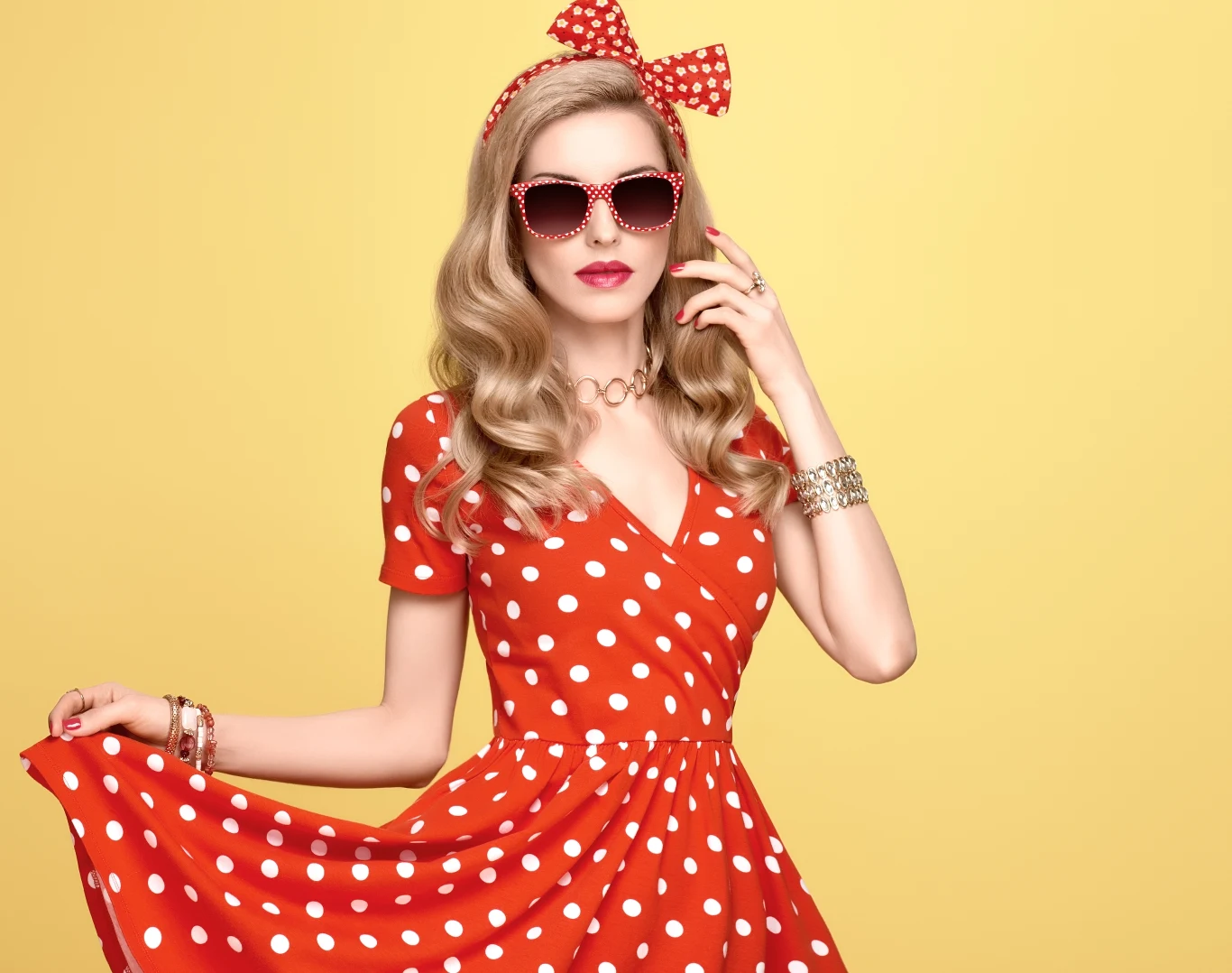 Idealna sukienka na wiosnę i lato? Warto wybrać tę kopertową. Wrap dress to prawdziwy hit! Idealna sukienka na wiosnę i lato? Warto wybrać tę kopertową. Wrap dress to prawdziwy hit!