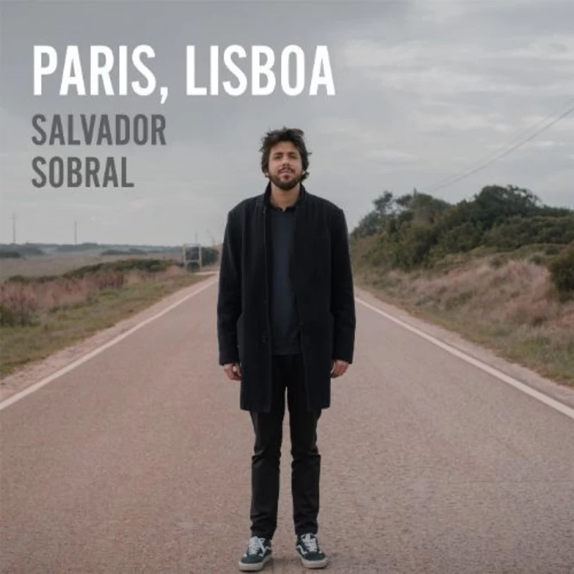 Salvador Sobral na okładce płyty "Paris, Lisboa"