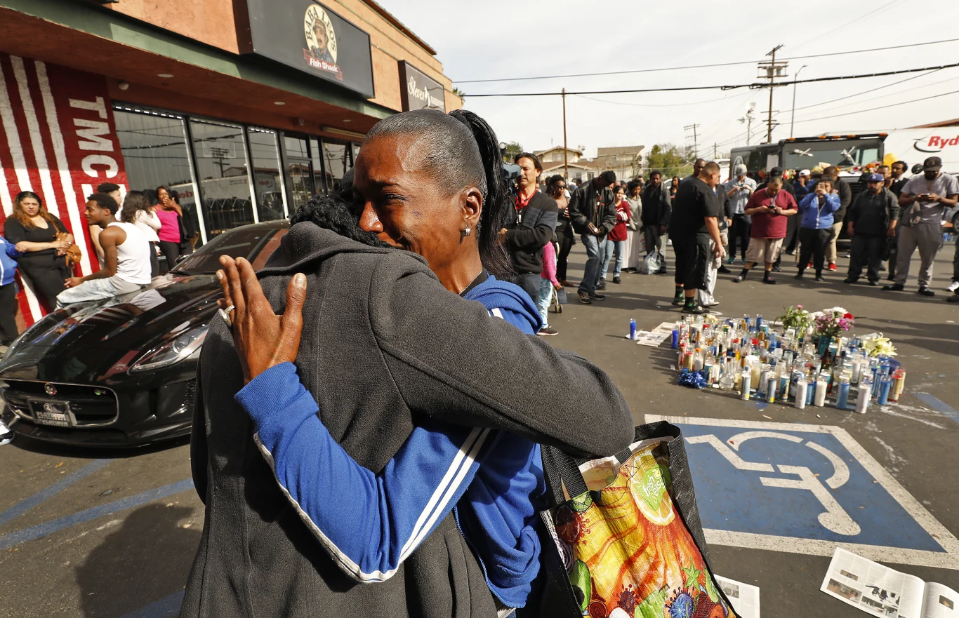 Fani opłakują Nipsey Hussle'a Fani opłakują Nipsey Hussle'a