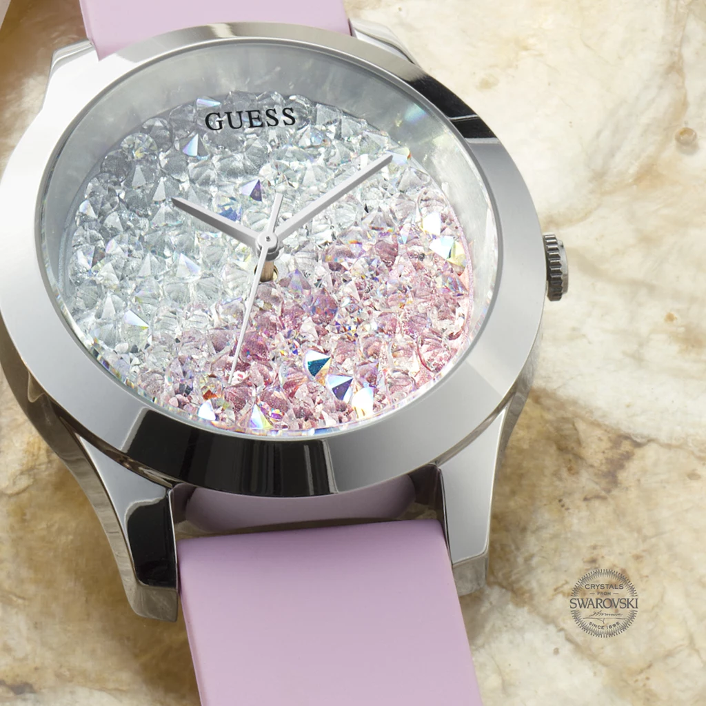 GUESS Crush to dwa modele – W1223L3 oraz W1223L1. Zegarki zostały zaprojektowane na lekkich silikonowych paskach połączonych z kopertą wykonaną ze stali szlachetnej. GUESS Crush to dwa modele – W1223L3 oraz W1223L1. Zegarki zostały zaprojektowane na lekkich silikonowych paskach połączonych z kopertą wykonaną ze stali szlachetnej.