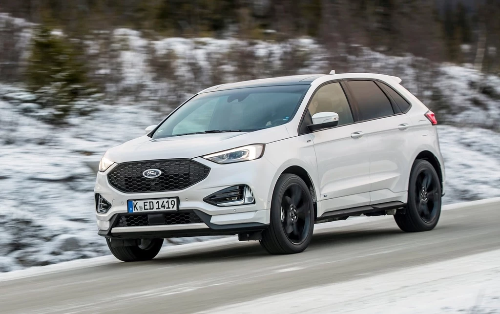 ​Ford Edge po modernizacji zauważalnie się zmienił i ma teraz jeszcze bardziej wyrazisty styl.