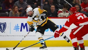 Phil Kessel (z lewej)