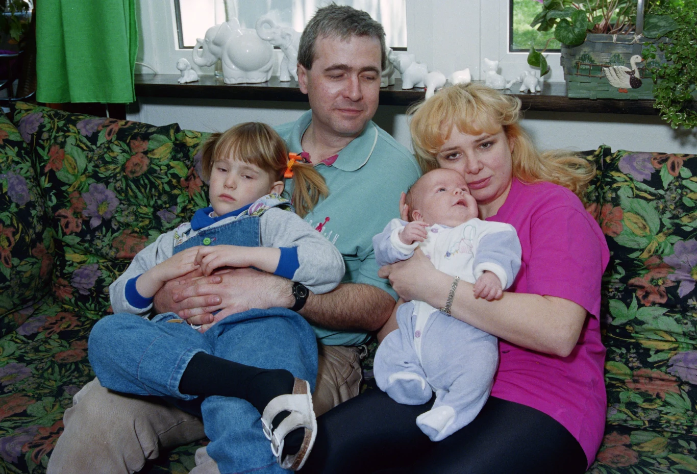 Anna Gornostaj i Stanisław Mączyński z dziećmi, 1995 r. Anna Gornostaj i Stanisław Mączyński z dziećmi, 1995 r.