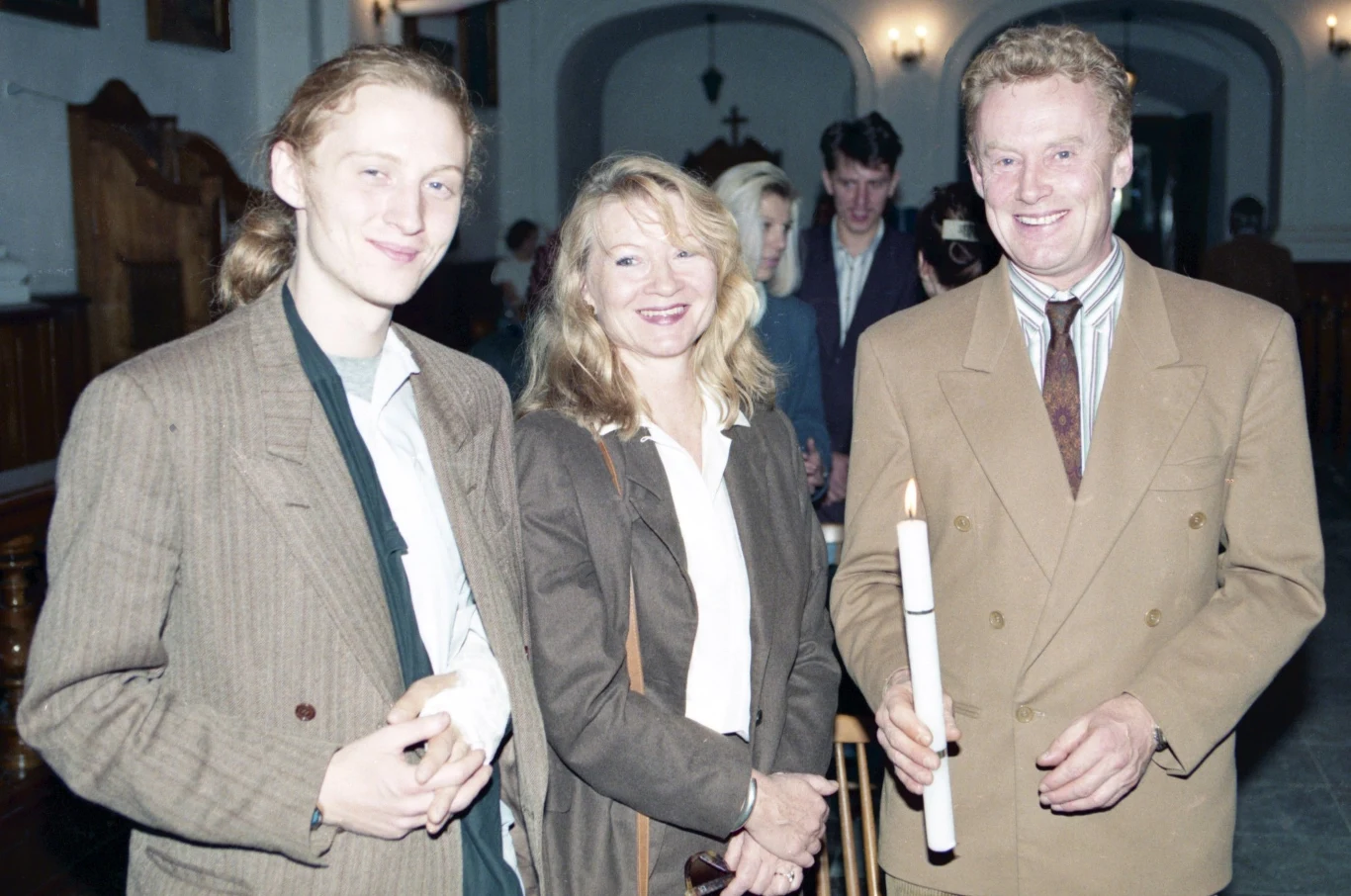 Monika Dzienisiewicz z Danielem Olbrychskim i synem Rafałem Olbrychskim, 1994 r. Monika Dzienisiewicz z Danielem Olbrychskim i synem Rafałem Olbrychskim, 1994 r.