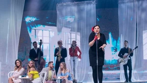 "Twoja twarz brzmi znajomo": Elżbieta Romanowska jako Caro Emerald [WIDEO]