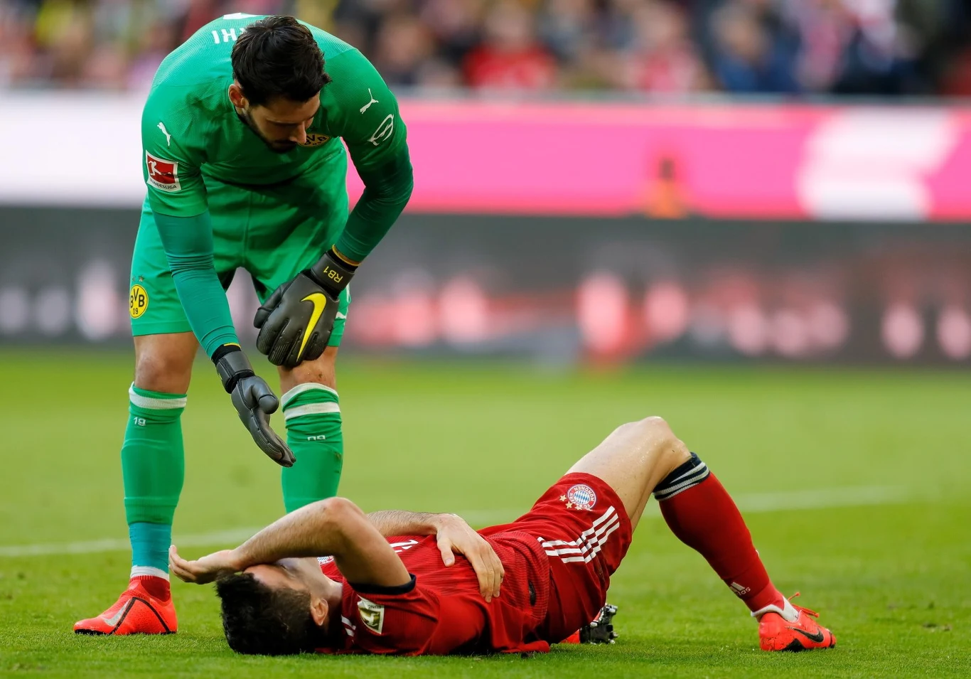 Robert Lewandowski ucierpiał na początku meczu