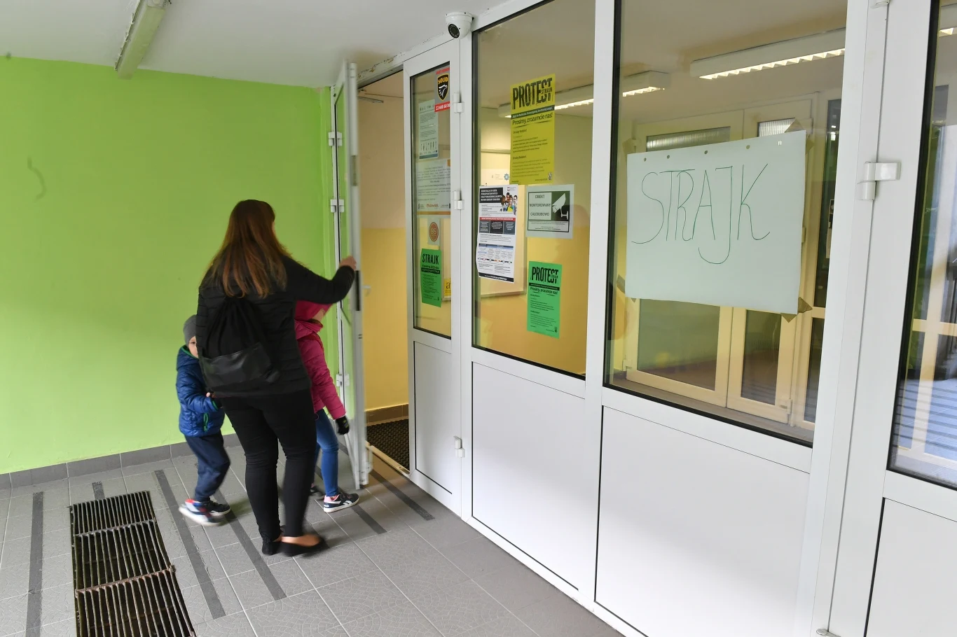 Protest w szkole w Warszawie