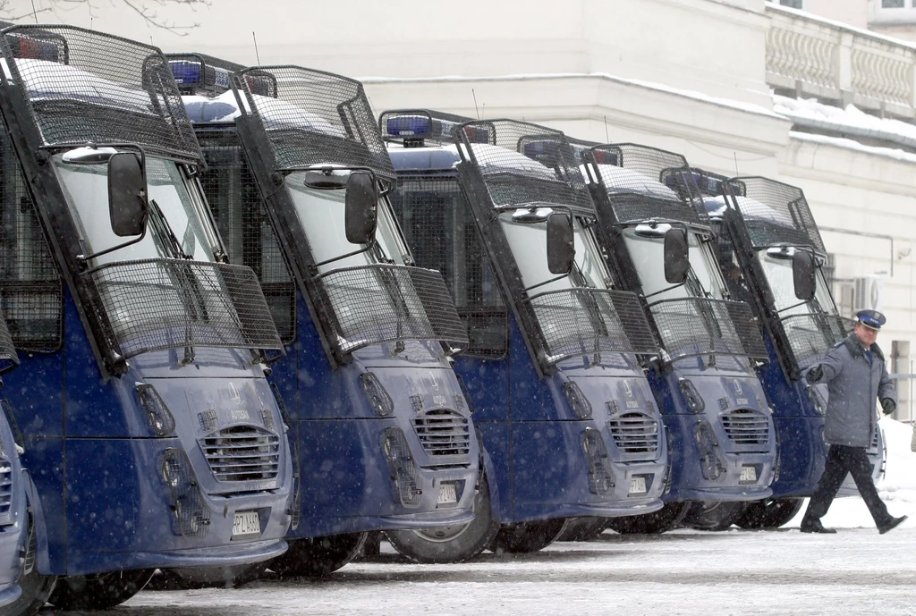 Następcy "Melona" - autosany h7 przekazane do służby w polskiej policji