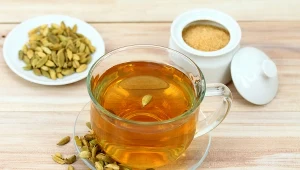 Wystarczy łyżeczka do porannej herbaty. Zdziwisz się, jak szybko oponka zniknie 