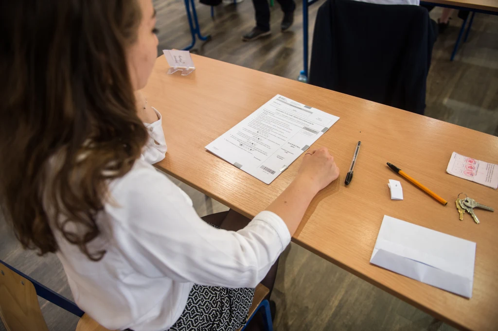 Przystąpienie do egzaminu jest warunkiem ukończenia gimnazjum. Jeśli uczeń z powodu choroby lub ważnych wypadków losowych nie może przystąpić do egzaminu w środę, czwartek i piątek, to będzie go pisał w drugim terminie - 3,4 i 5 czerwca.