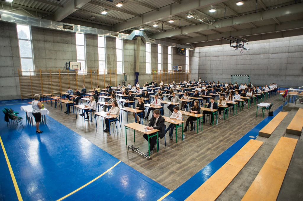 Tegoroczna sesja egzaminu gimnazjalnego jest ostatnią. 1 września 2019 r. gimnazja przestaną istnieć w systemie edukacji.