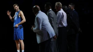 Dirk Nowitzki (z lewej) oraz Charles Barkley, Scottie Pippen, Larry Bird, Shawn Kemp i Detlef Schrempf 