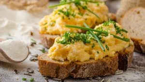 Szczypiorek wpływa na normalizację ciśnienia tętniczego krwi, dlatego zalecany jest przy nadciśnieniu i chorobach układu krążenia