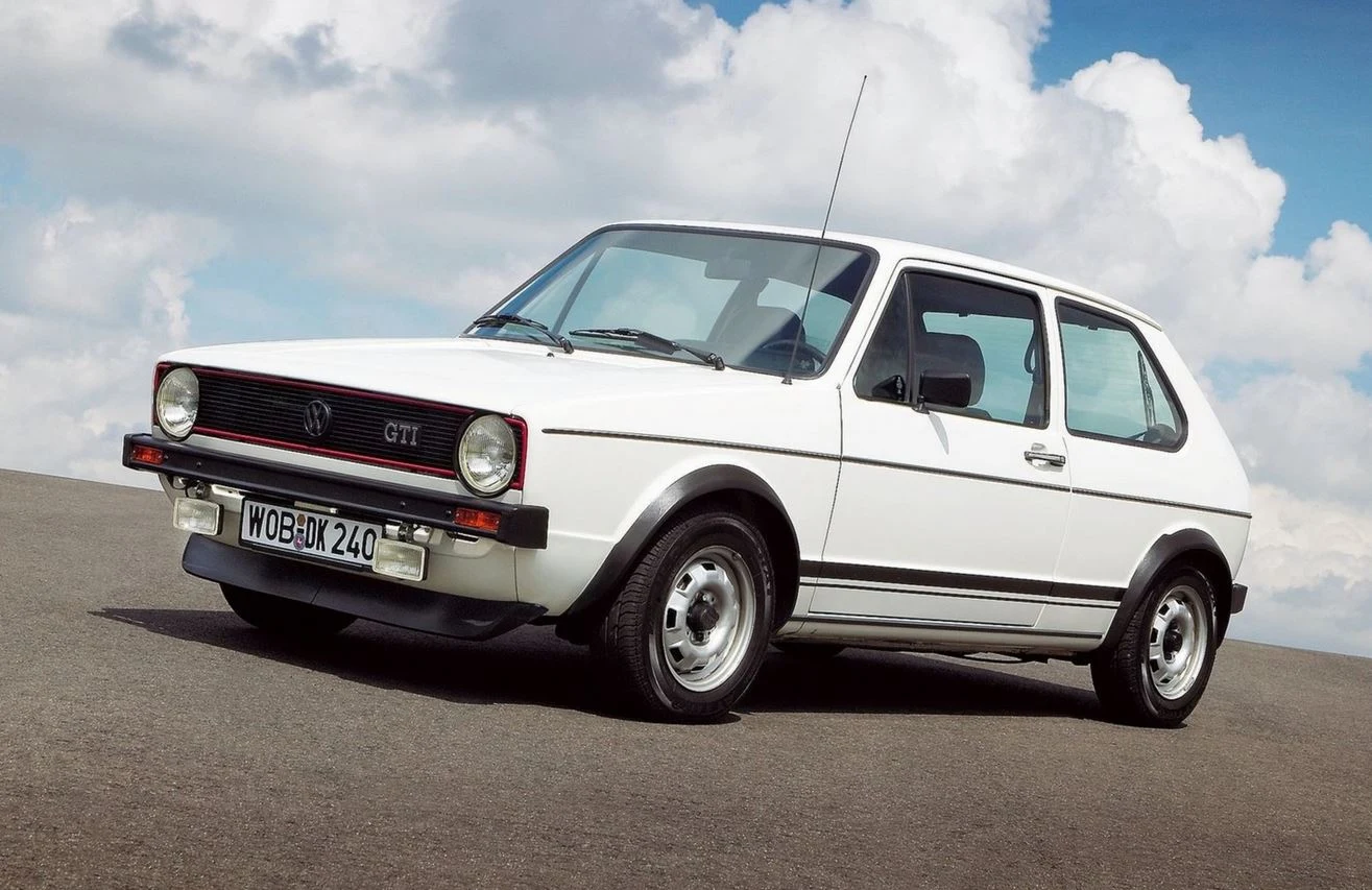 Volkswagen Golf GTI pierwszej generacji.