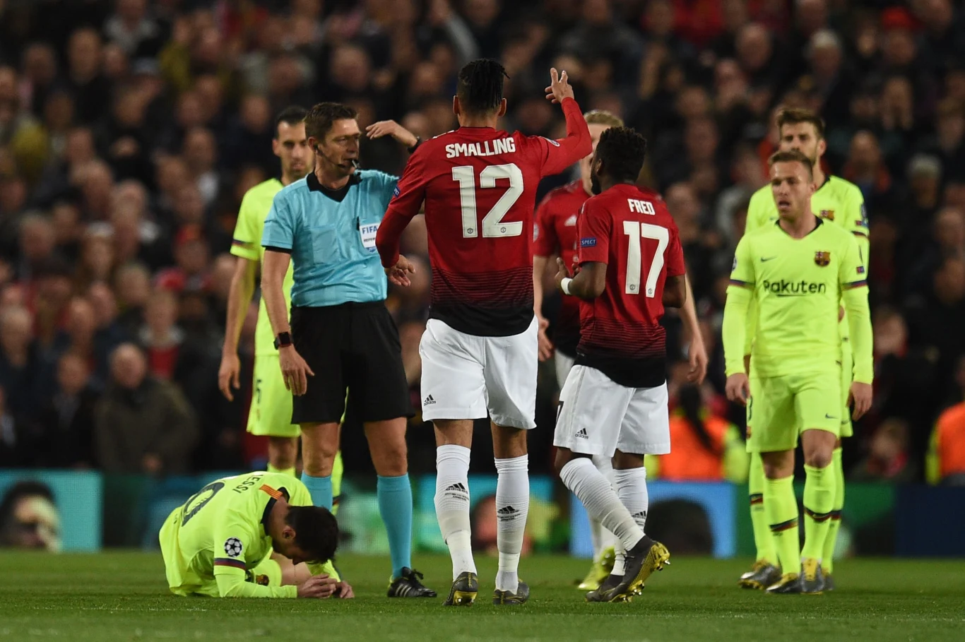 Kontuzjowany Messi po ataku Smallinga