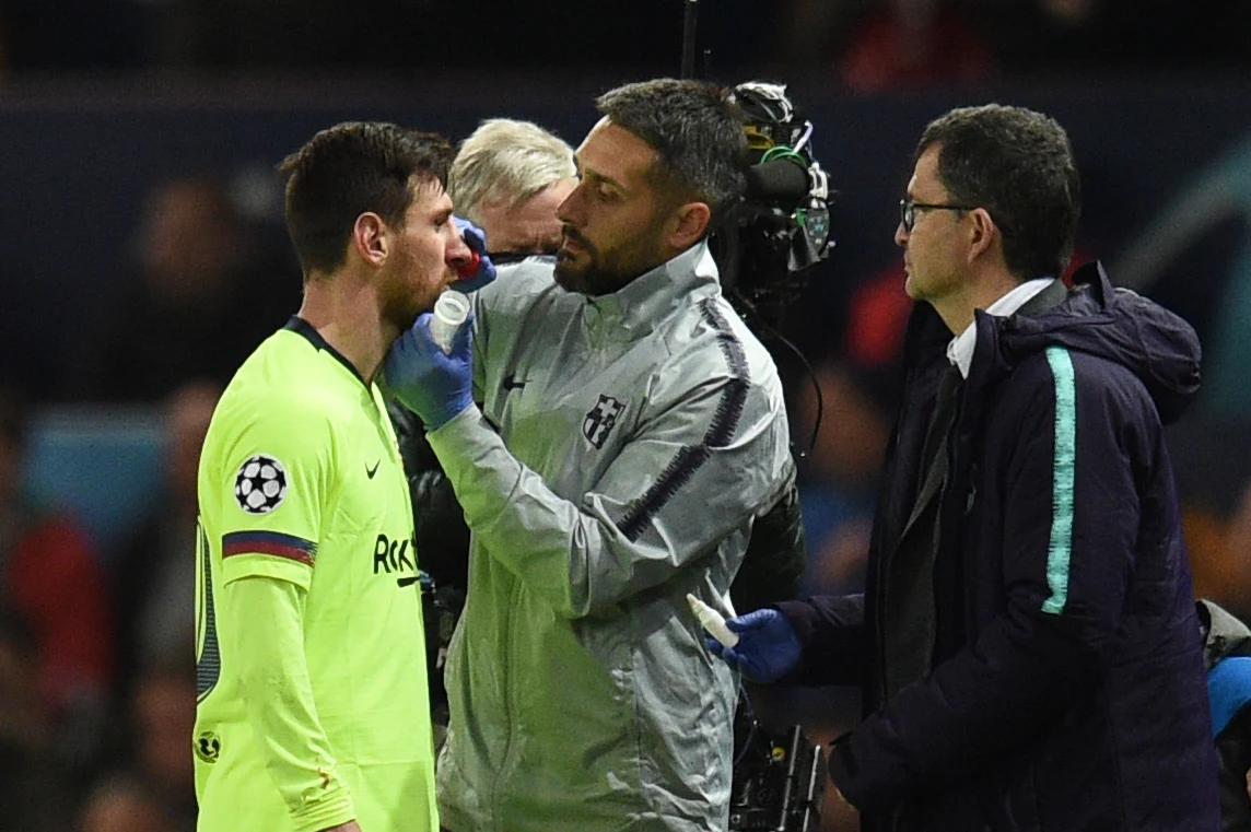 Kontuzjowany Messi po ataku Smallinga