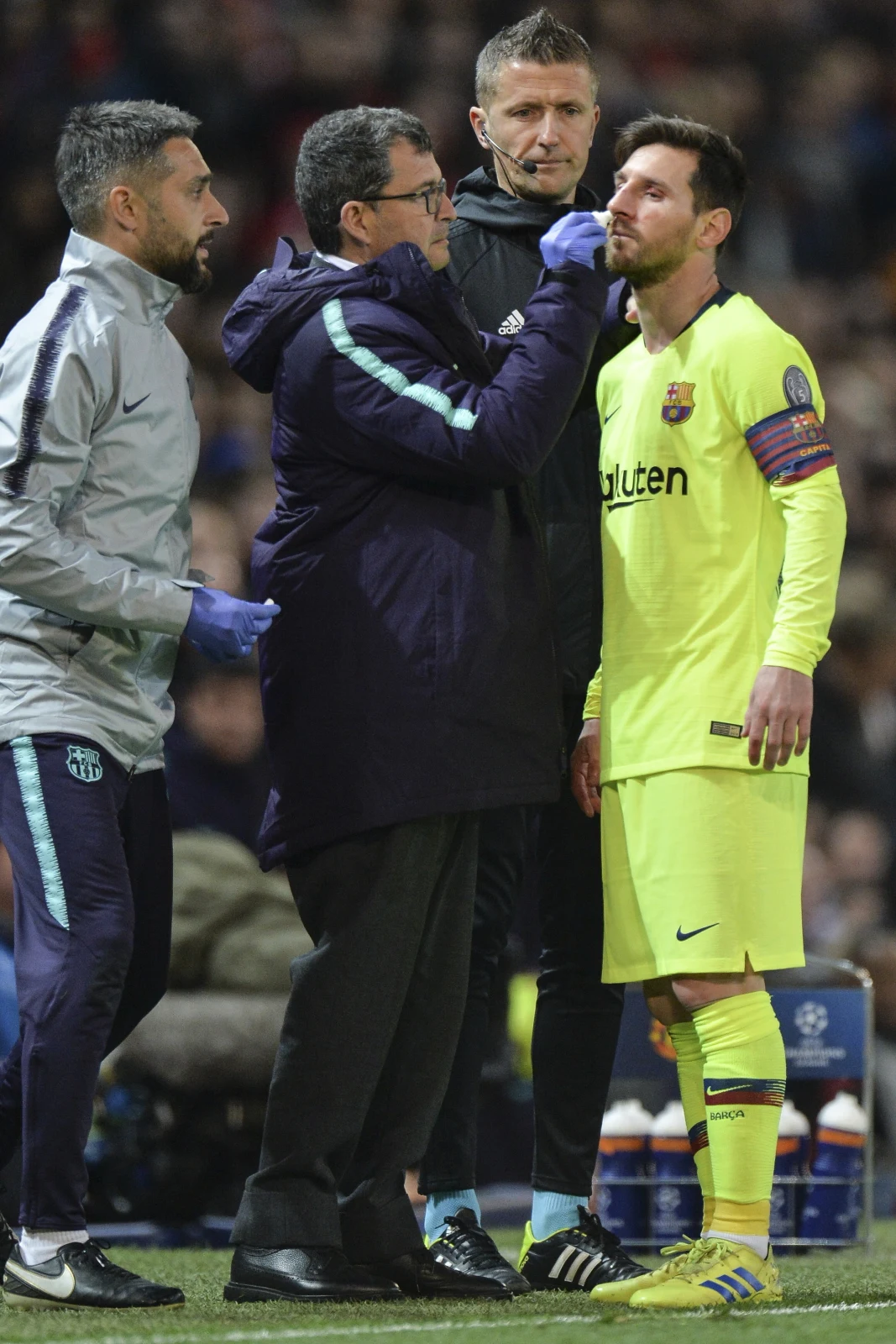 Kontuzjowany Messi po ataku Smallinga