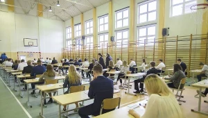 W czwartek uczniowie mierzyli się z matematyką, biologią, chemią, geografią i fizyką