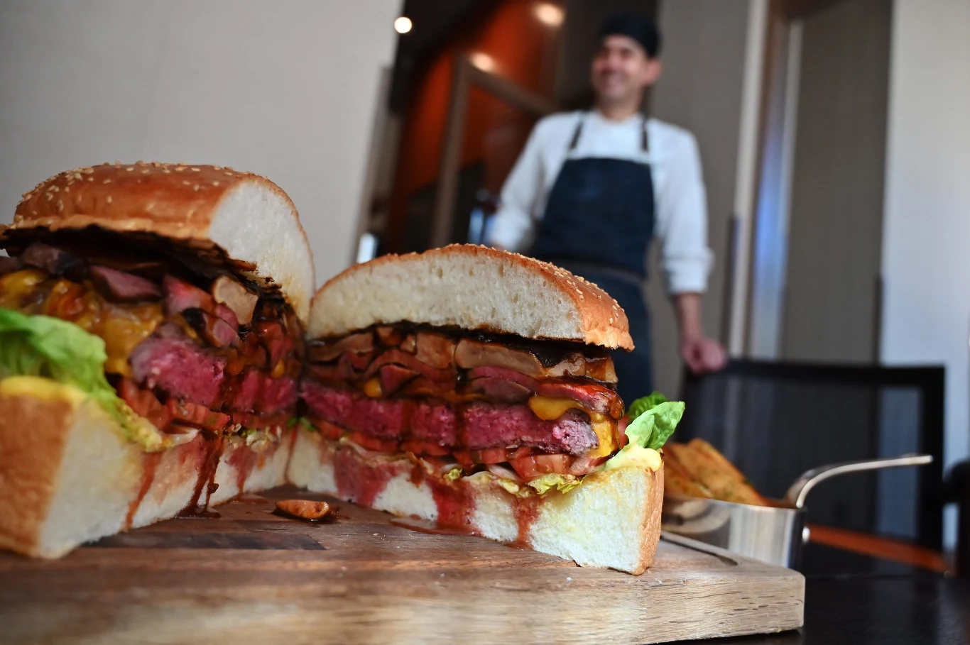 Cesarski burger Golden Giant