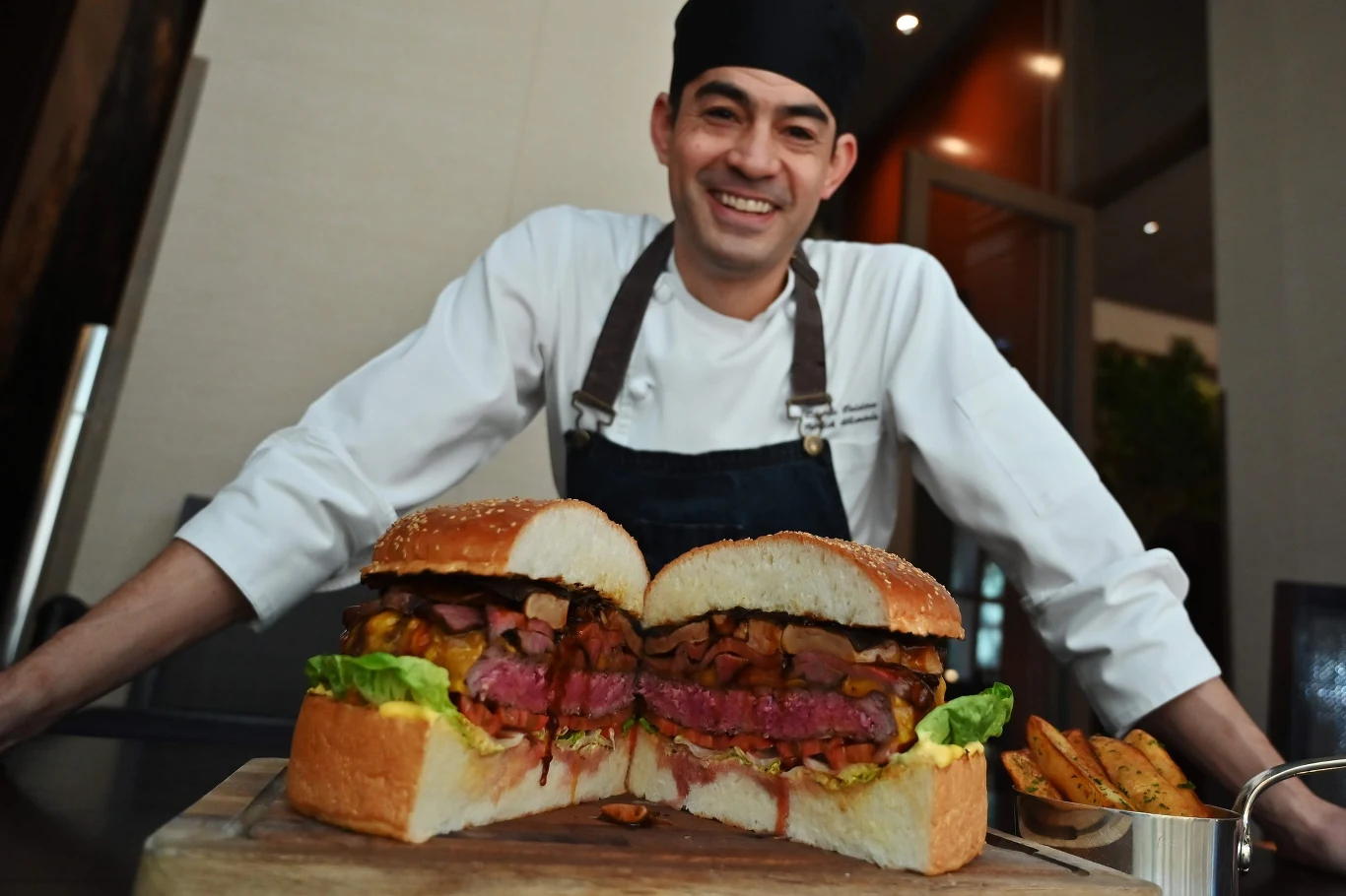 Cesarski burger Golden Giant