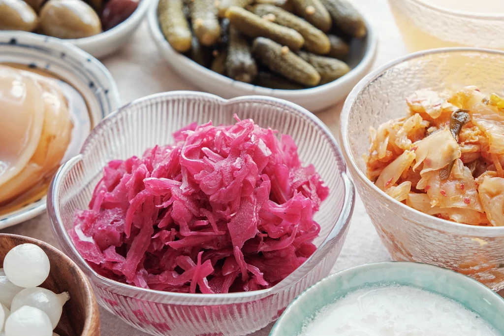 Jedz kiszonki i fermentowany nabiał, by wspomóc mikrobiom jelit