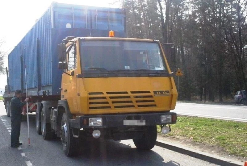 Inspektorzy nie mieli zastrzeżeń do stanu technicznego wiekowego pojazdu Inspektorzy nie mieli zastrzeżeń do stanu technicznego wiekowego pojazdu