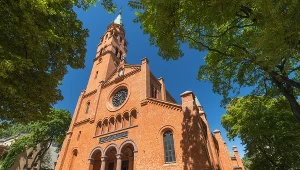 Kościół pw. św. Augustyna przy ul. Nowolipki w Warszawie. Do ataku doszło na przynależącej do niego plebanii.