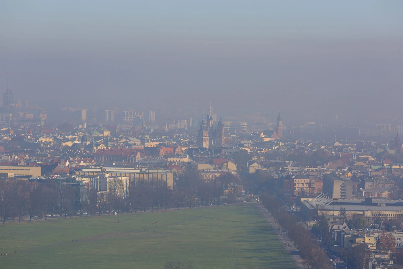 Smog to zmora Krakowa i wielu innych polskich miast. Sprawdź, jak chronić się przed nim w mieszkaniu Smog to zmora Krakowa i wielu innych polskich miast. Sprawdź, jak chronić się przed nim w mieszkaniu