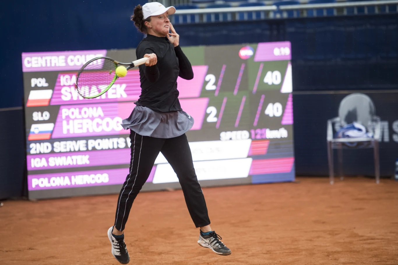 Polka i tak odniosła największy sukces w karierze, co da jej awans do pierwszej setki światowego rankingu. Polka i tak odniosła największy sukces w karierze, co da jej awans do pierwszej setki światowego rankingu.