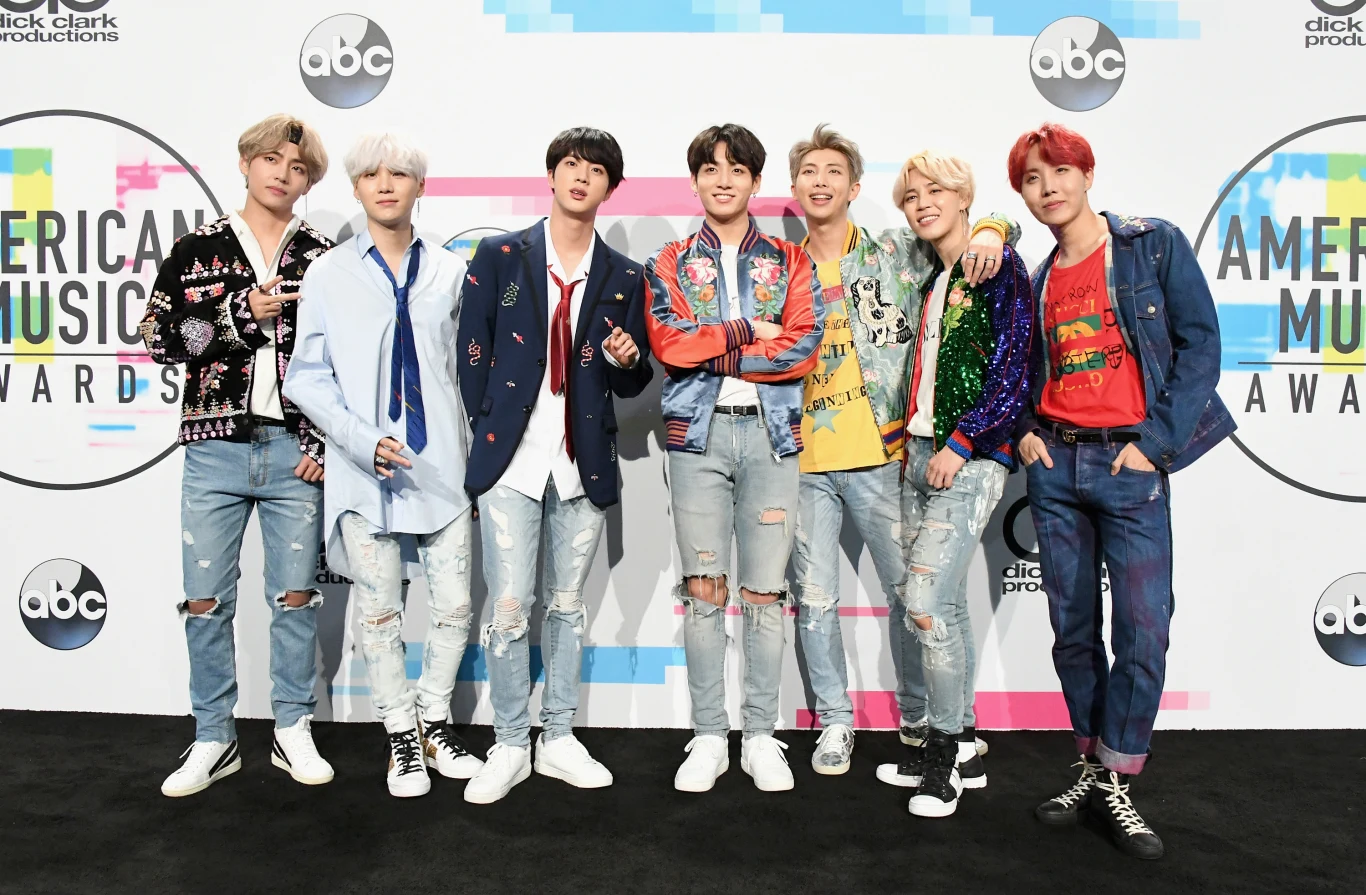 BTS stanęli w obliczu służby wojskowej BTS stanęli w obliczu służby wojskowej