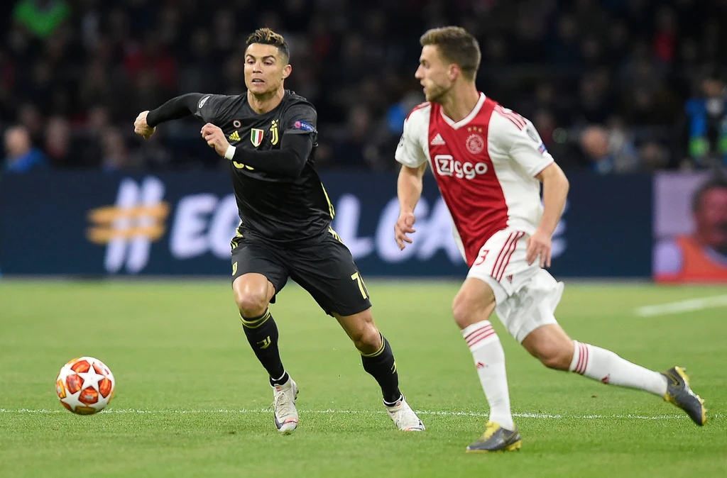 Cristiano Ronaldo w pierwszym meczu 1/4 finału z Ajaksem Cristiano Ronaldo w pierwszym meczu 1/4 finału z Ajaksem