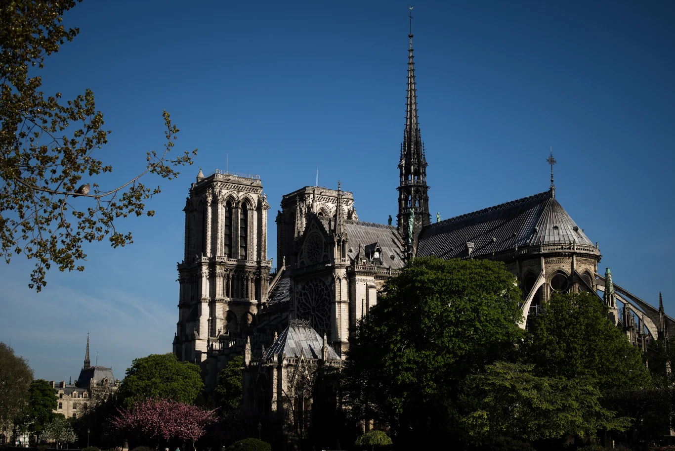 Katedra Notre Dame w Paryżu już pod koniec roku 2024 powinna być ponownie otwarta dla zwiedzających. Katedra Notre Dame w Paryżu już pod koniec roku 2024 powinna być ponownie otwarta dla zwiedzających.
