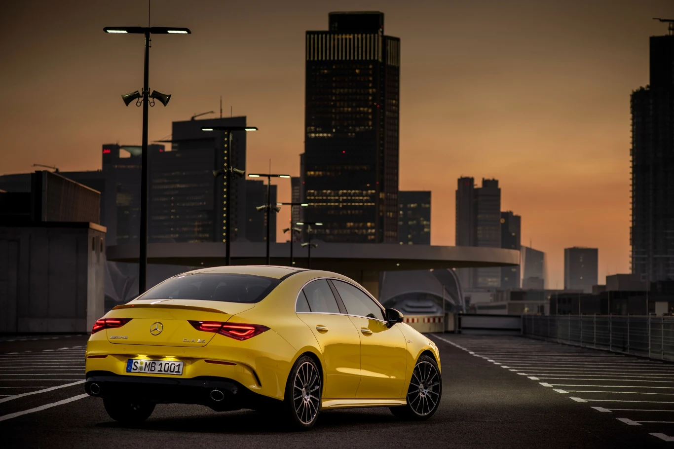 Mercedes-AMG CLA 35 4MATIC Mercedes-AMG CLA 35 4MATIC