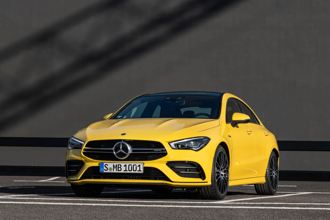 Mercedes-AMG CLA 35 4MATIC Mercedes-AMG CLA 35 4MATIC