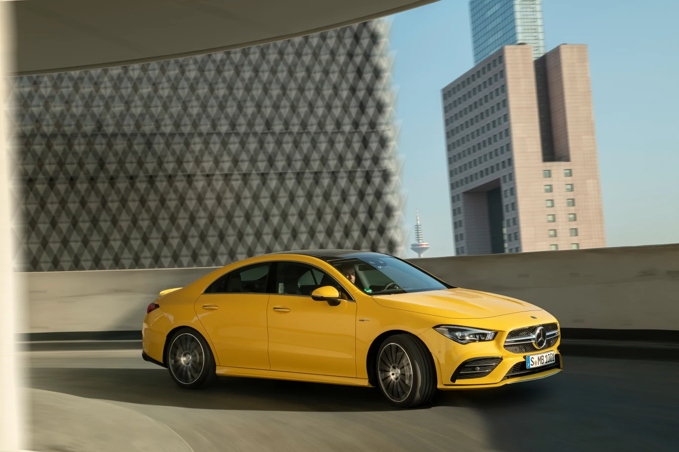 Mercedes-AMG CLA 35 4MATIC Mercedes-AMG CLA 35 4MATIC
