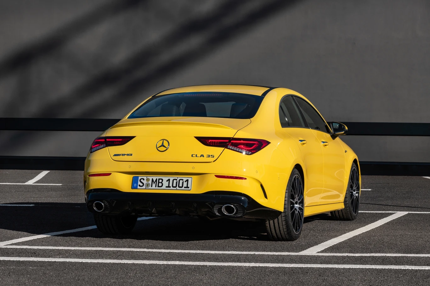 Mercedes-AMG CLA 35 4MATIC Mercedes-AMG CLA 35 4MATIC
