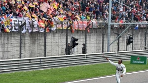 Ostatnie Grand Prix Chin w Szanghaju wygrał Lewis Hamilton