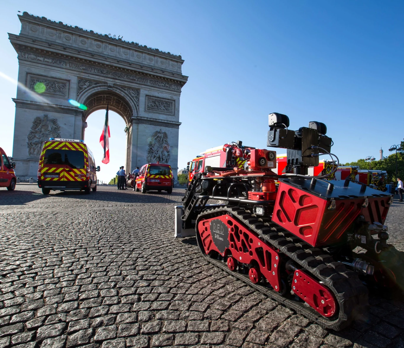 Colossus podczas prezentacji w Paryżu Colossus podczas prezentacji w Paryżu