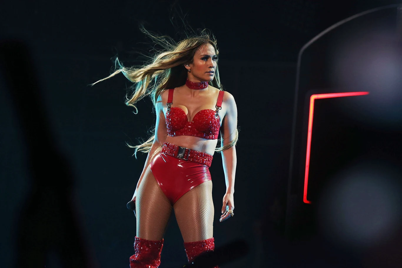 "Jennifer Lopez używa ubrań jako sposobu wyrażania pewności siebie i siły" - oświadczyła Diane von Furstenberg.