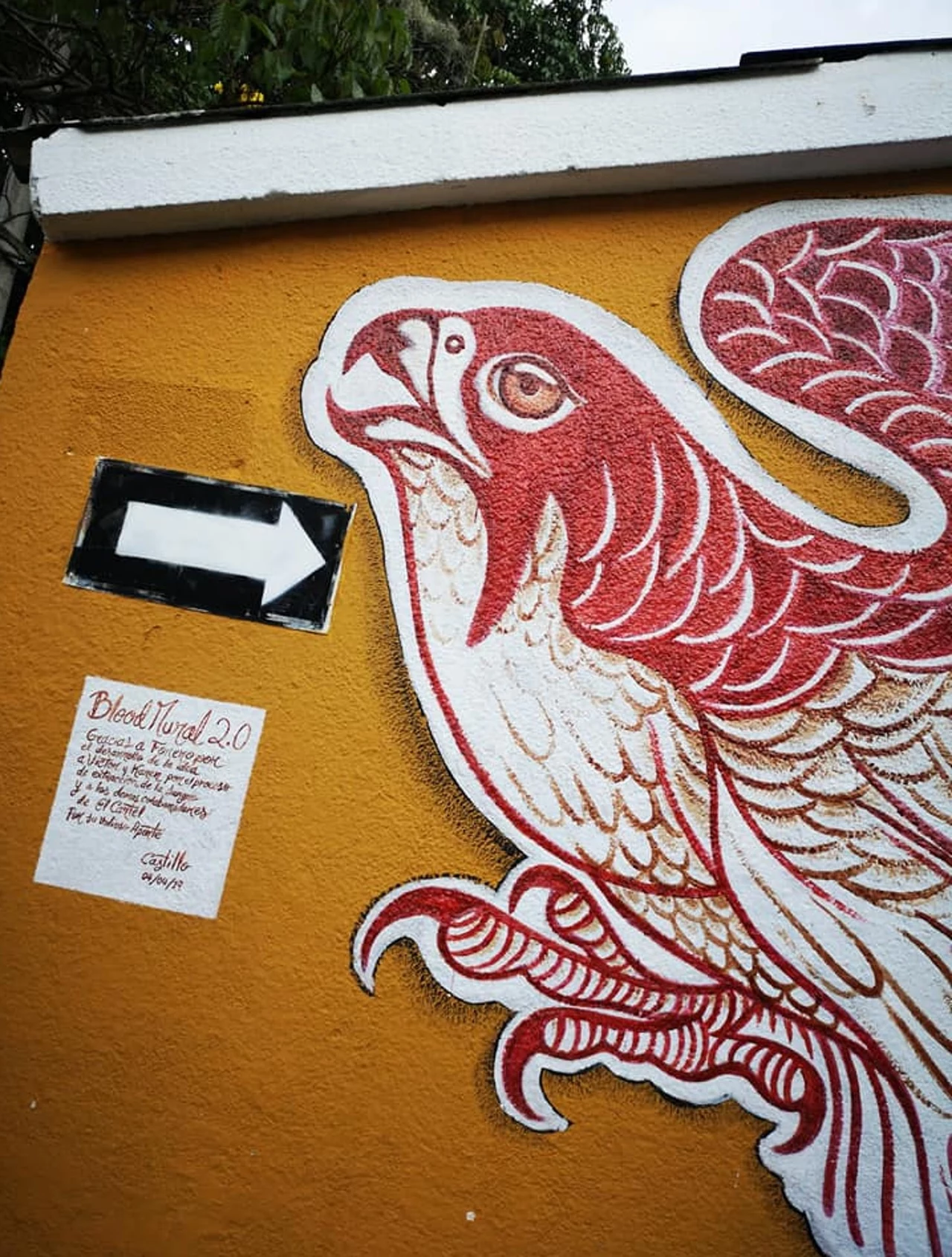 Kolumbijski mural namalowany ludzką krwią Kolumbijski mural namalowany ludzką krwią