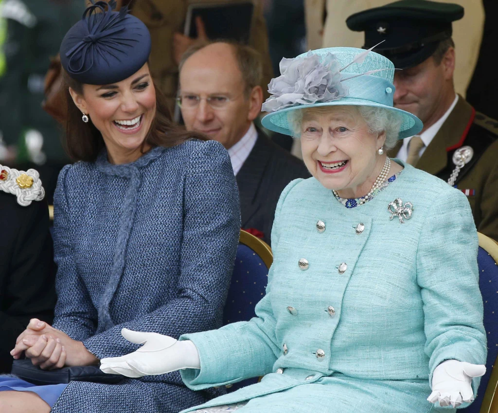 Księżna Kate i królowa Elżbieta II Księżna Kate i królowa Elżbieta II