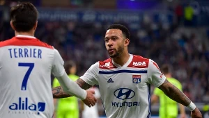 Memphis Depay (z prawej) i Martin Terrier