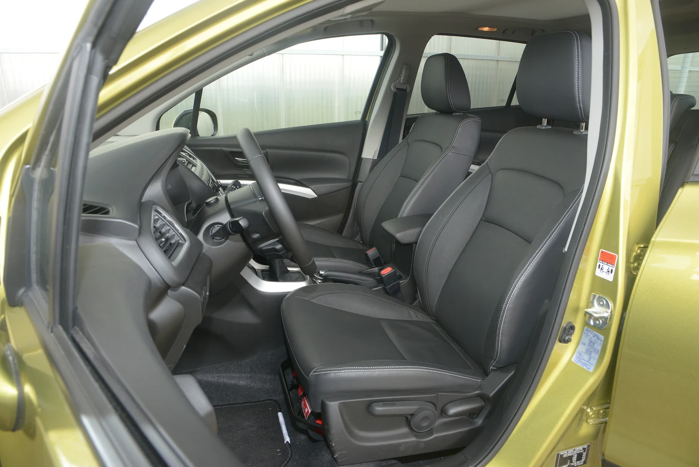 suzuki sx4 s-cross fotele
