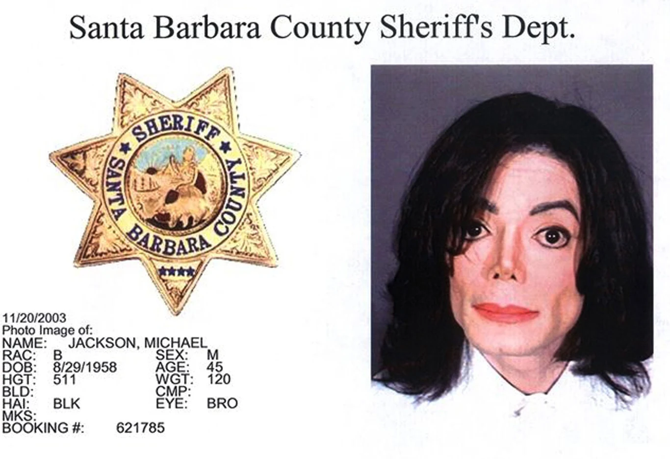 Michel Jackson w 2003 roku został zatrzymany w Santa Barbara w związku z głośną sprawą o molestowanie nieletnich. Proces, który ruszył dwa lata później, zakończył się uniewinnieniem gwiazdora.