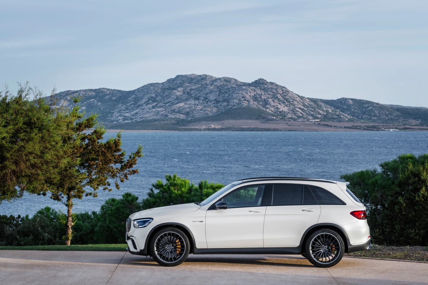 Mercedes-AMG GLC 63 4MATIC+ Mercedes-AMG GLC 63 4MATIC+