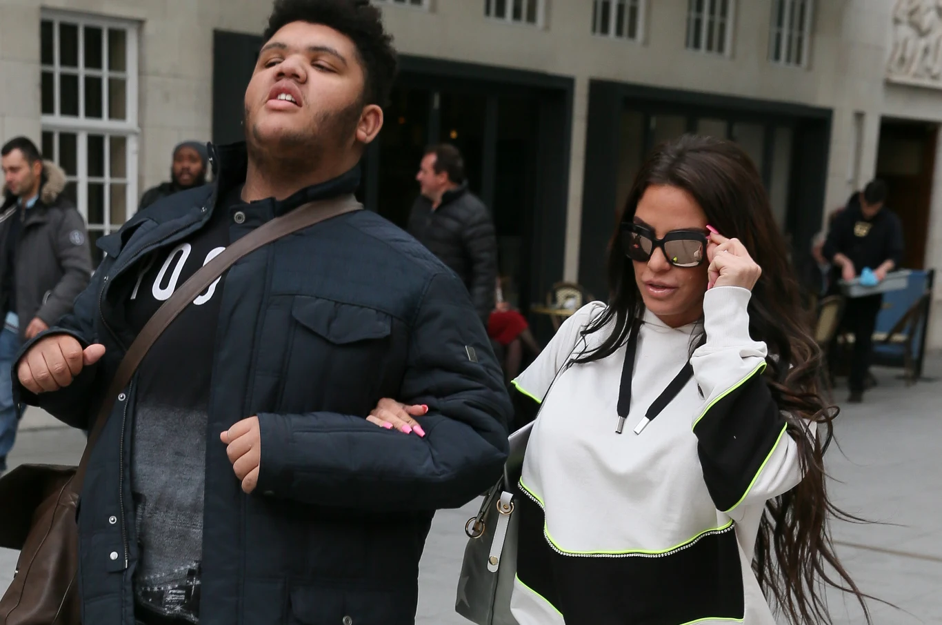 Katie Price chce oddać Harveya do specjalnego ośrodka Katie Price chce oddać Harveya do specjalnego ośrodka